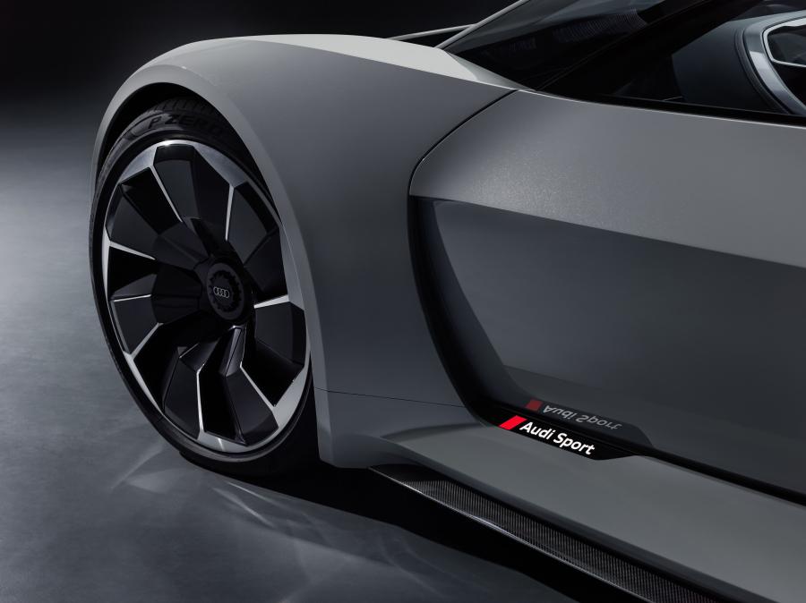 Детали экстерьера Audi PB 18 e-tron 2018 года  (фото 15 из 51)